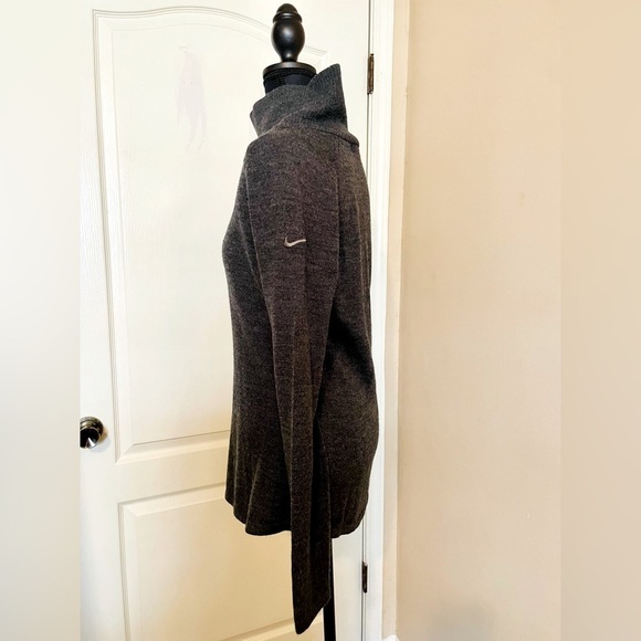 Nike Golf Women’s Merino Wool Lightweight Charcoal Gray Breathable Sweater Sz M - Picture 7 of 14